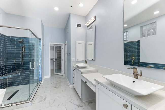 Building Photo - 11811 E Terra Dr