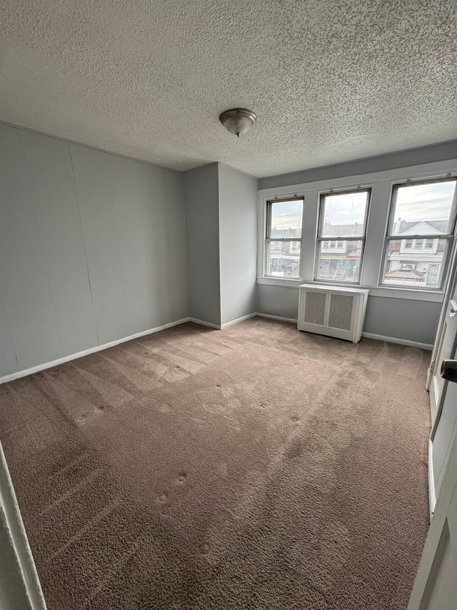 Building Photo - 841 Bridge St