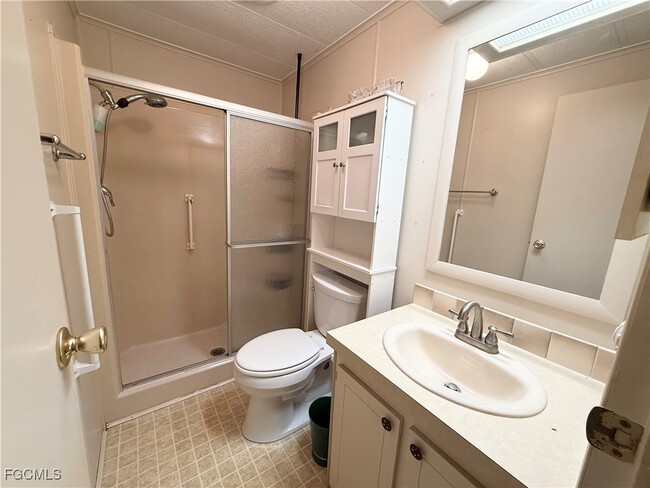 Building Photo - 3404 Rainbow Ln