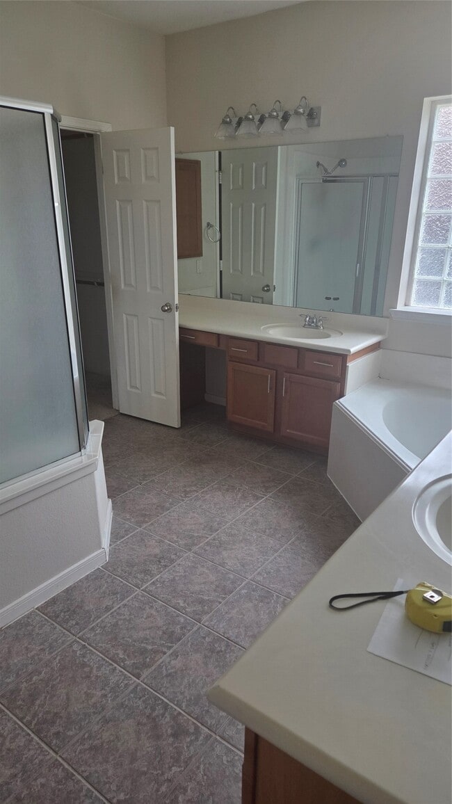 Building Photo - 2103 Trinity Manor Ln