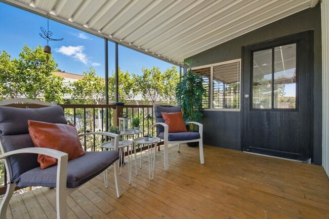Building Photo - Highly Desirable Double Wide 55+ Home in R...