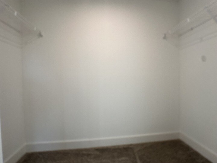 Building Photo - 16 Lapin St