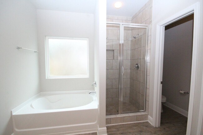 Building Photo - Coming Soon! Pet-Friendly 3-Bed Home with ...