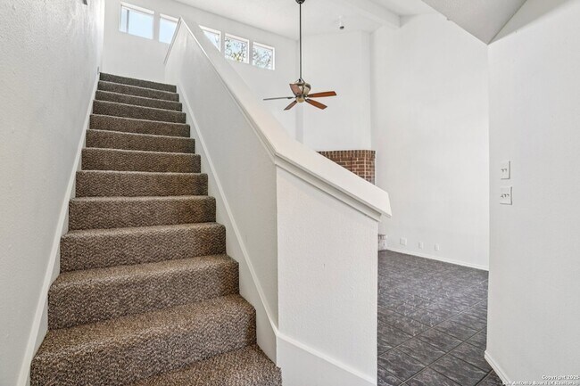 Building Photo - 6222 Candleview Ct