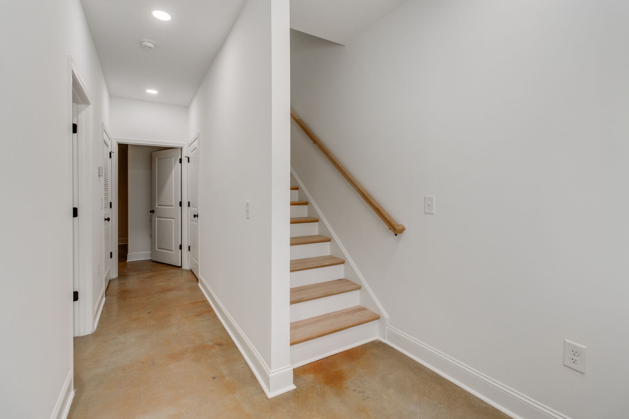 Building Photo - 133 Harden St