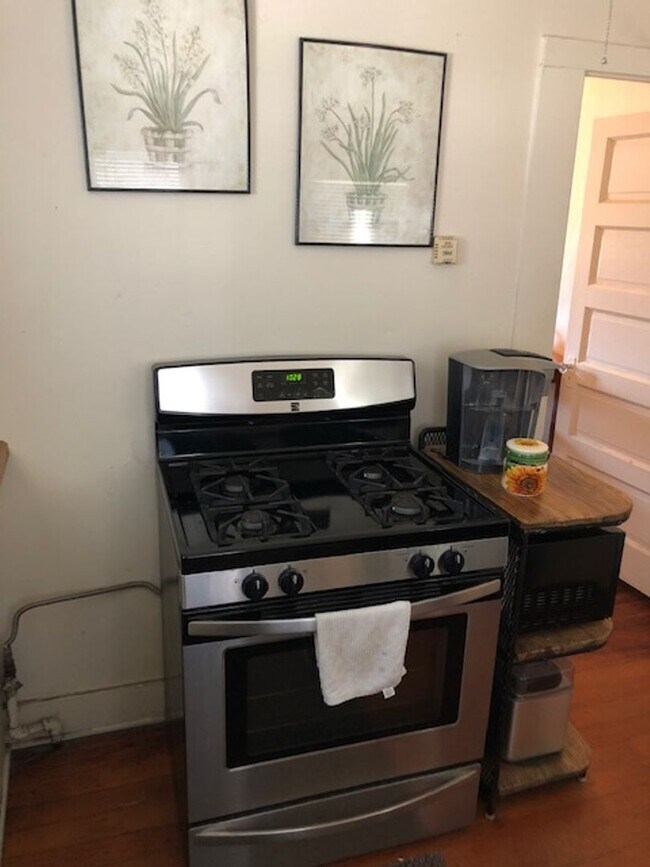 Building Photo - Jeffrey and Foothill Properties