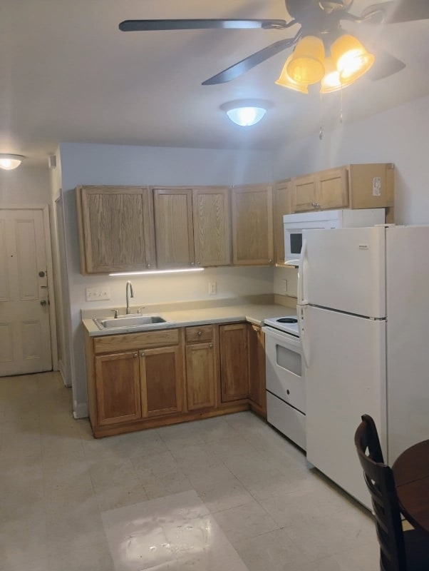 Building Photo - 720 W Market St