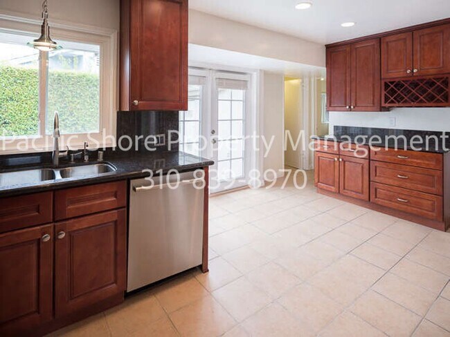 Building Photo - Charming Brentwood Ranch Home with Excepti...
