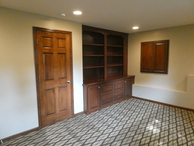 Building Photo - Beautiful home off Chapel Hill Rd