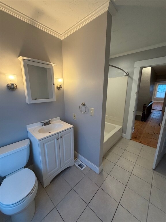 Building Photo - 3-5 Locust St