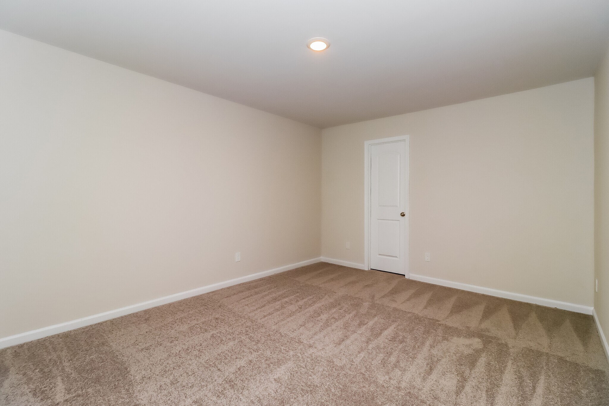 Building Photo - 220 Grassy Meadow Ln