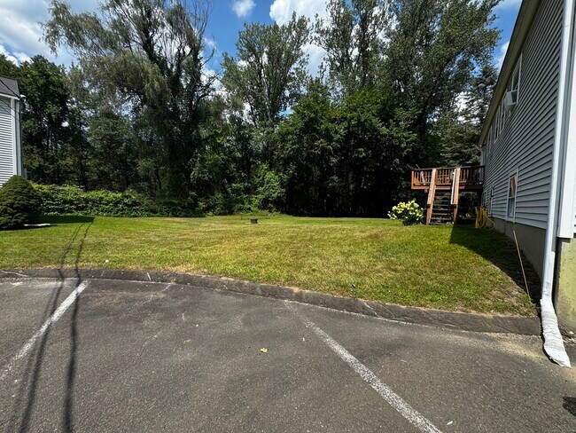 Building Photo - 43 Plumtrees Rd