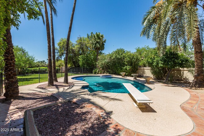 Building Photo - 49 Biltmore Estates Dr