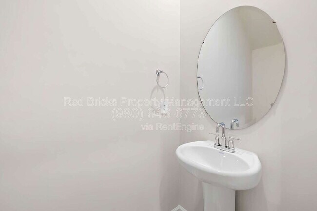 Building Photo - 3683 Backwater St