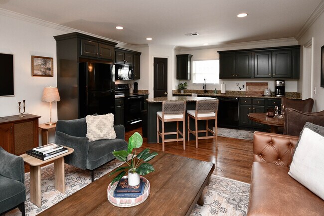 Building Photo - 7 Hamilton Ave