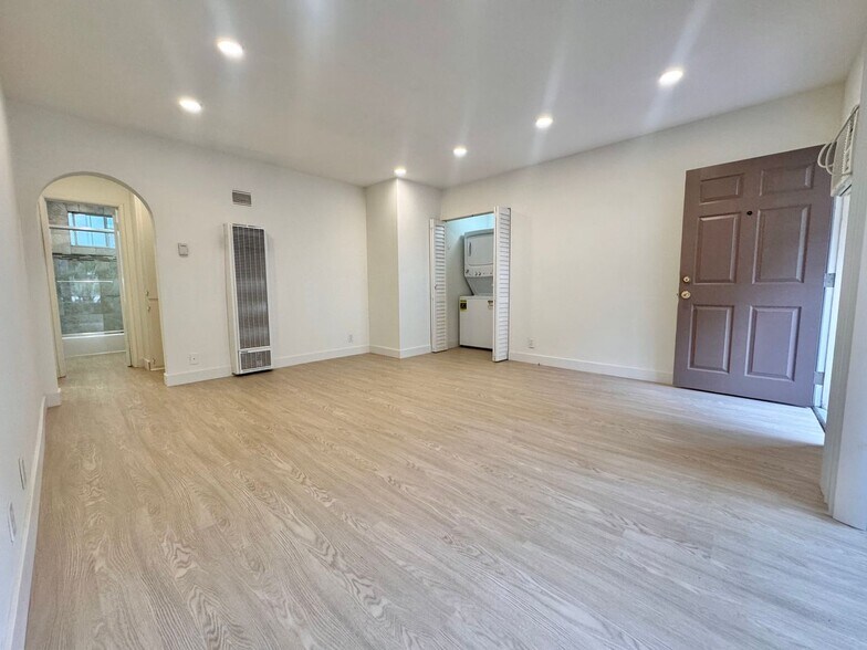 Building Photo - 3608 Keystone Av