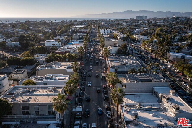 Building Photo - 1510 Electric Ave