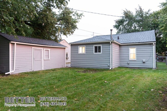 Building Photo - Tastefully Updated 2 Bedroom Home with Garage