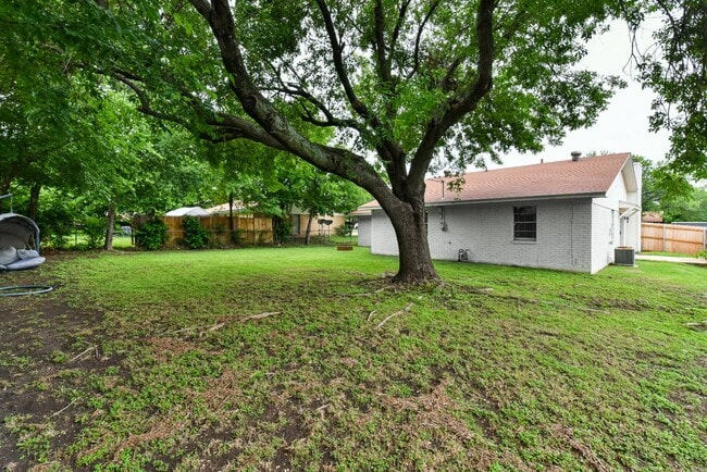 Building Photo - 1602 Missouri Ave