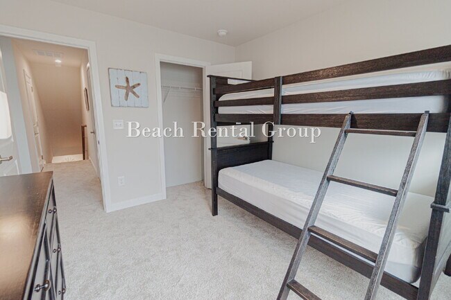 Building Photo - Furnished Townhouse in Gated Community