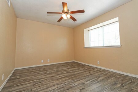 Building Photo - 2701 Green Oaks Rd