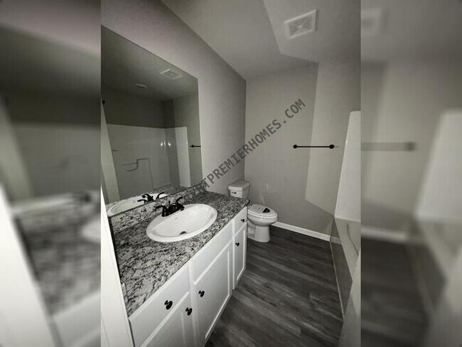 Building Photo - 50 Buena Vis Dr