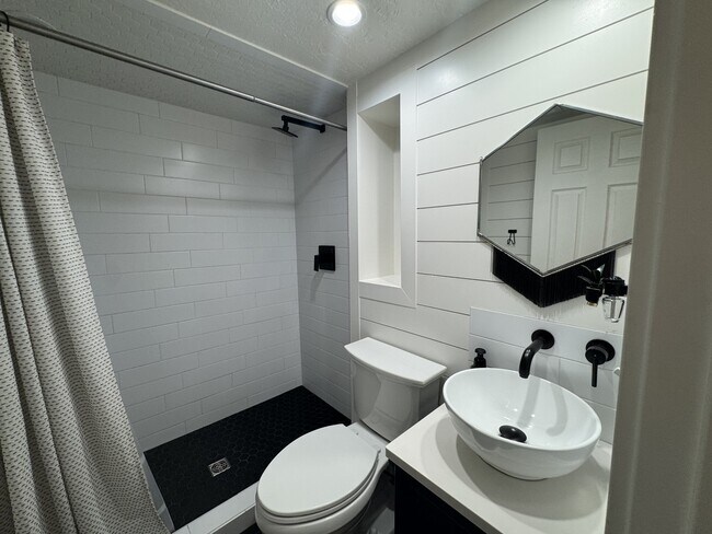 Building Photo - 4931 W Berry Creek Dr