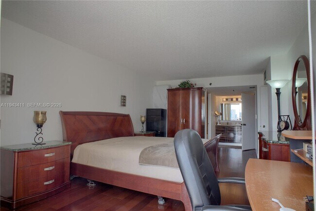 Building Photo - 210 174th St