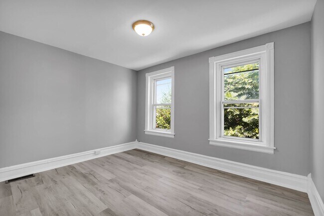 Building Photo - Charming 2-Bedroom Home with Private Backyard in Allentown