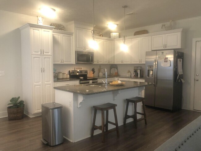 Building Photo - 7087 Hanford Dr