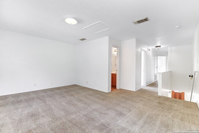 Building Photo - 10106 Amber Flora Dr