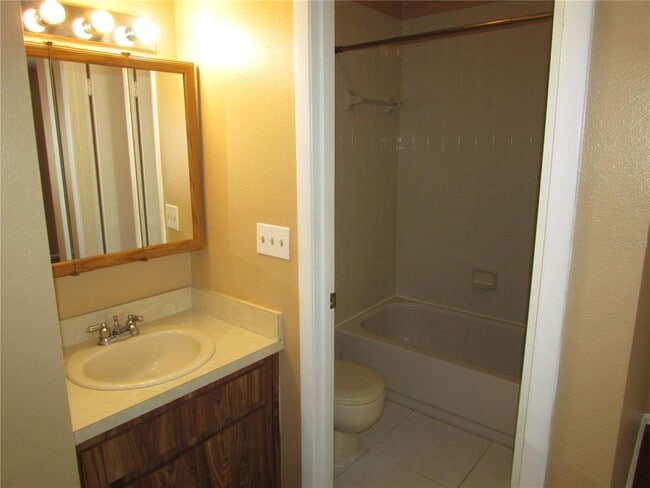 Building Photo - 10049 Lake Oak Cir