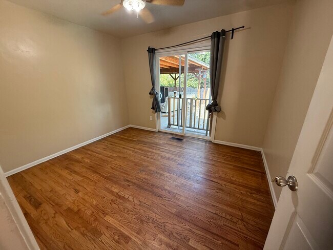 Building Photo - 5430 Mary Lane Dr