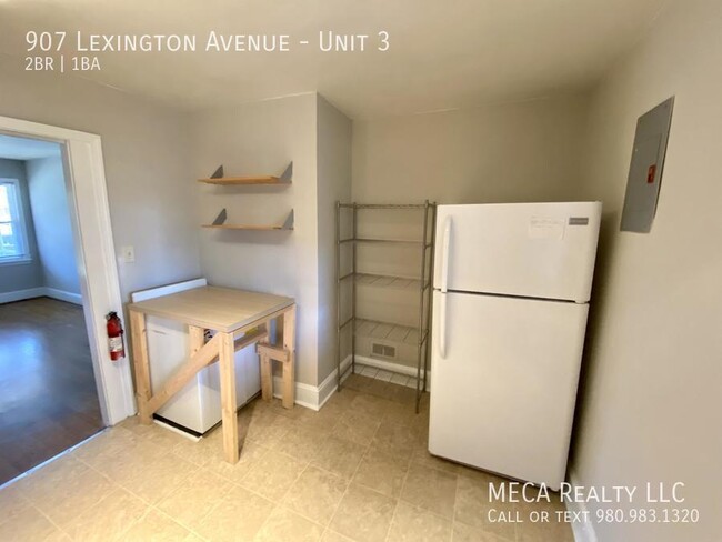 Building Photo - 907 Lexington Ave