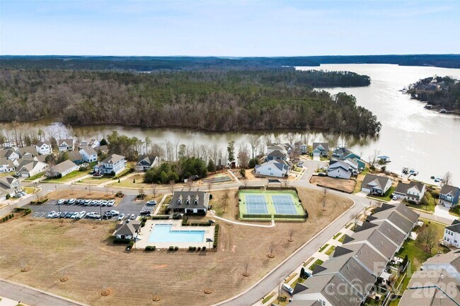 Building Photo - 21216 Sanctuary Dr