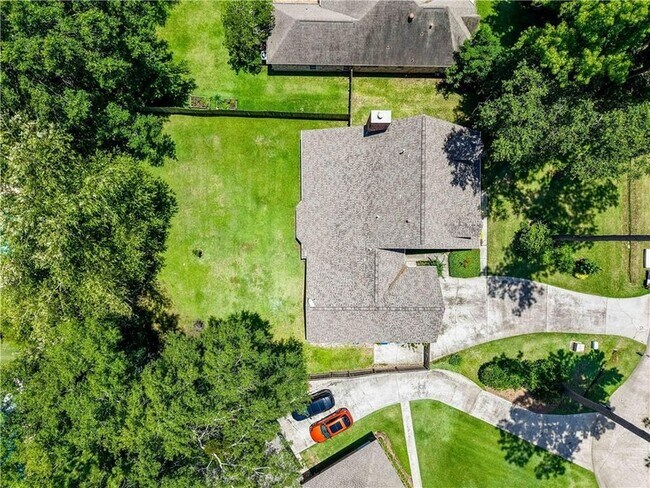 Building Photo - 133 Louise Dr