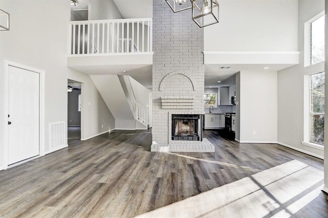 Building Photo - 15006 Elstree Dr