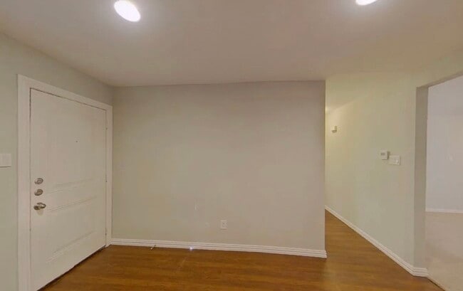 Building Photo - AVAILABLE NOW