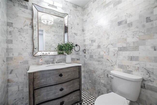 Building Photo - 1445 Monroe Dr NE