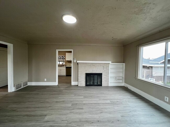 Building Photo - 1013 S 9th Ave