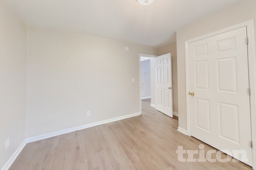 Building Photo - 105 Pinto Ln
