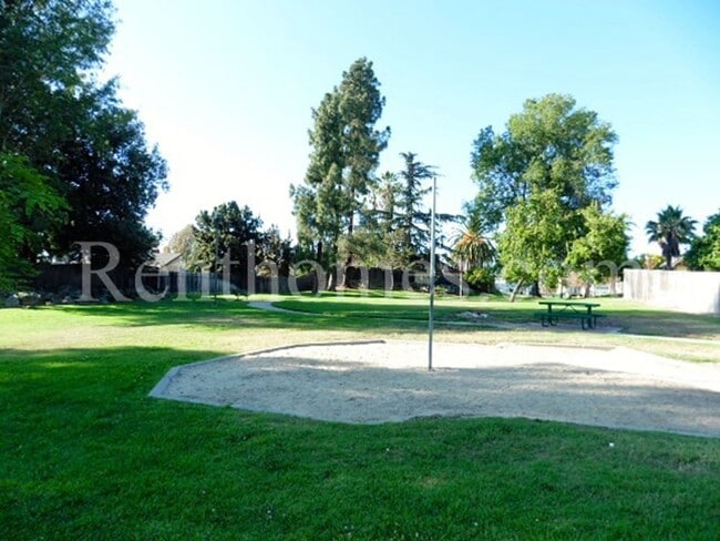 Building Photo - 1588 Rambla Puesta