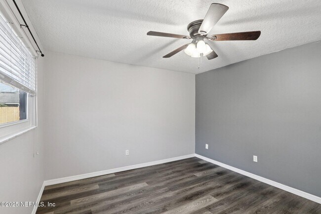 Building Photo - 1854 Lakotna Dr