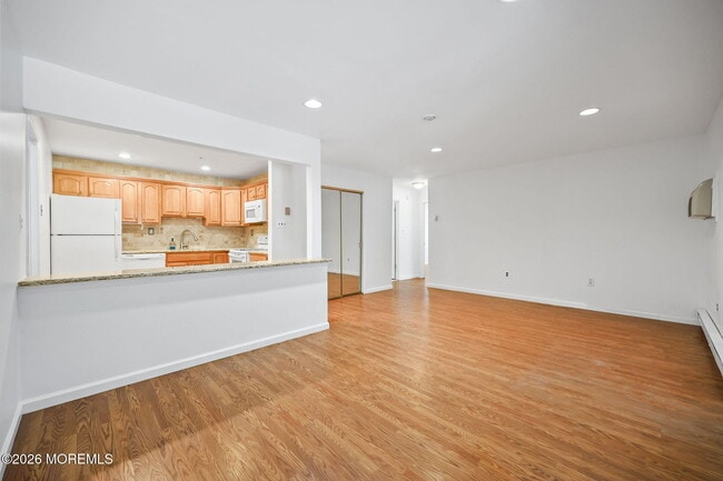 Building Photo - 110 Amberly Dr