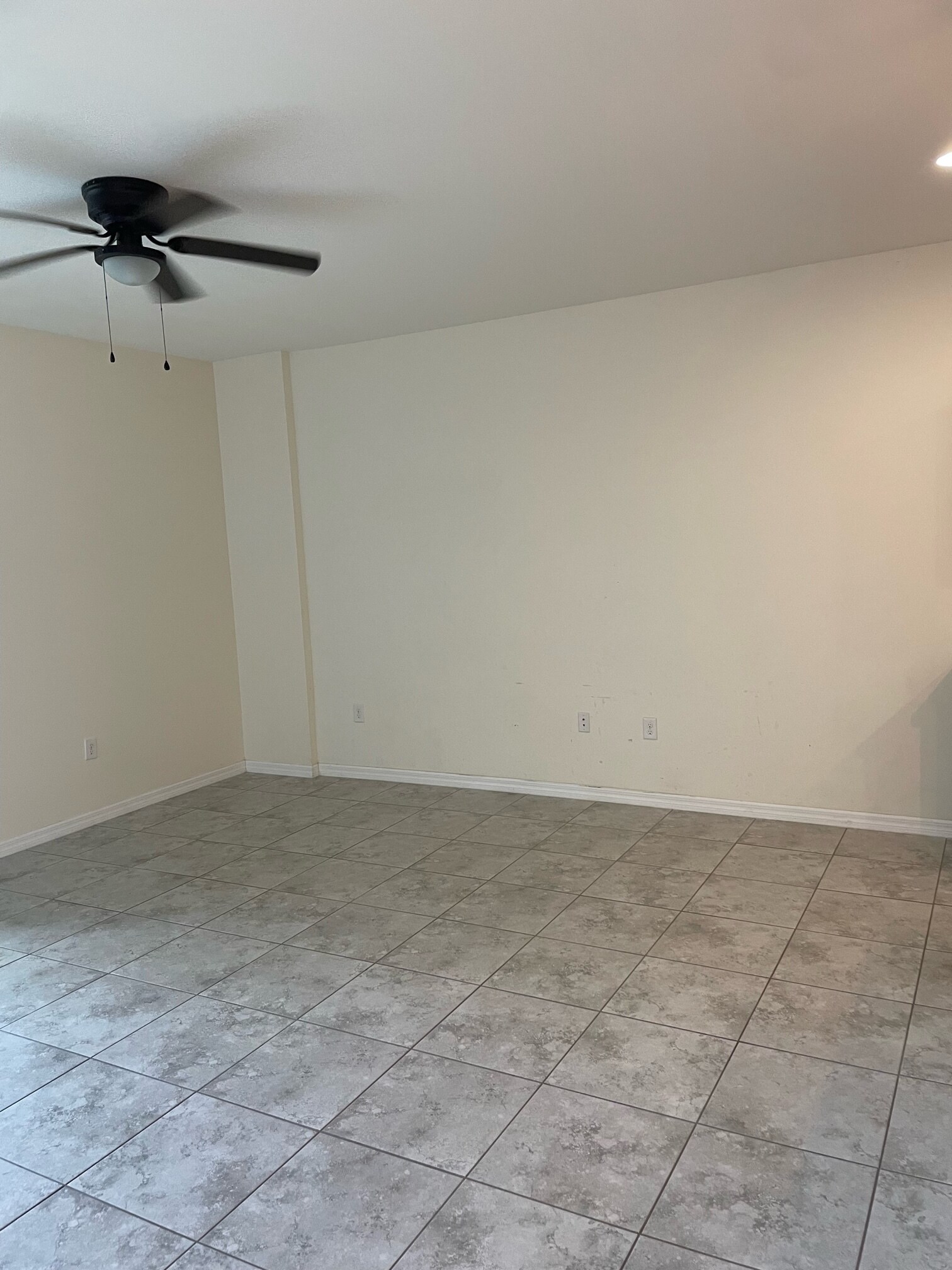 Building Photo - 24484 Zephyr Ct