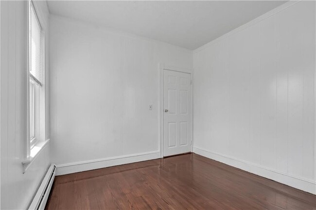 Building Photo - 48 Kenwood St