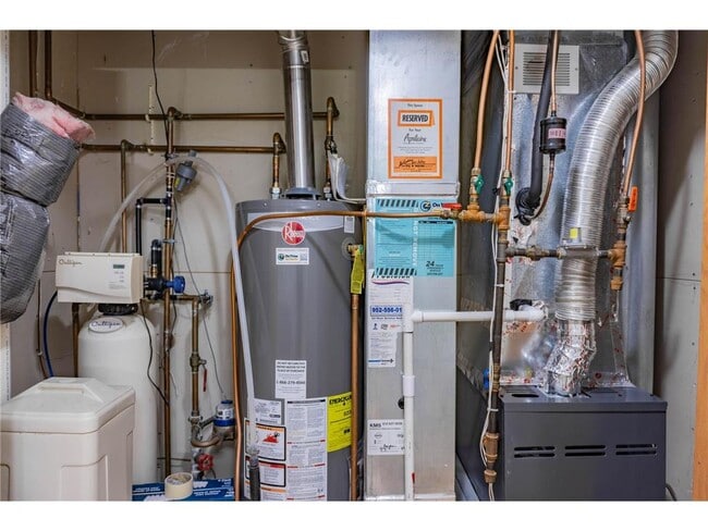 Building Photo - 1122 Crystal Pl W