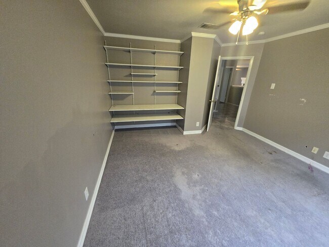 Building Photo - 8007 Sunshine Trail Dr
