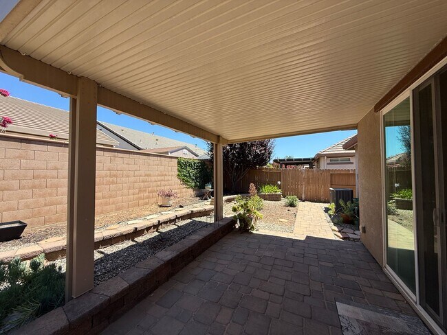Building Photo - 55+ Community Home in Great Condition!