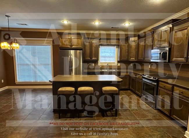 Building Photo - Warm & Welcoming Home with Open Layout and...
